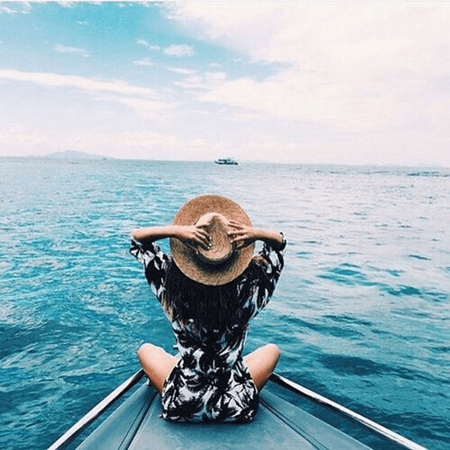 Kiểu mũ cói mũ rộng vành cho những chuyến du lịch đi biển cho nàng sống ảo