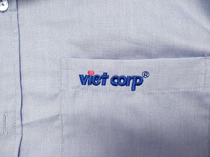 Thêu logo lên áo thun đồng phục các loại áo phông trắng nam nữ